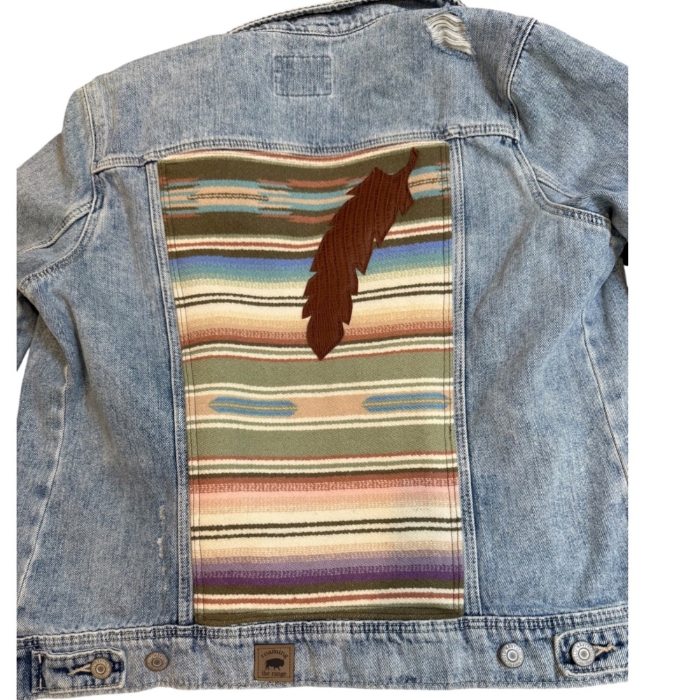 Old Navy Light Wash Distressed Denim Jacket Southwestern Feather Back Panel L